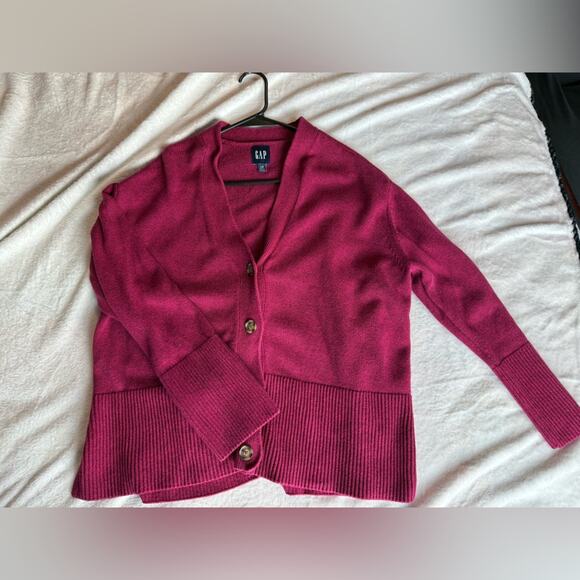 GAP Red Cardigan Sweater with Ribbed Knit Details - Picture 1 of 3